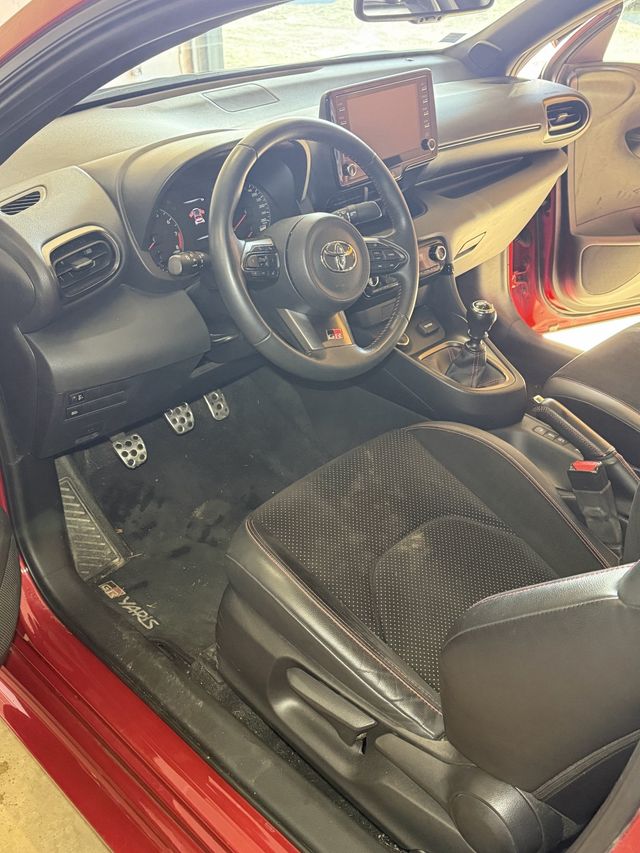 Intérieur de Toyota GR Yaris nettoyé